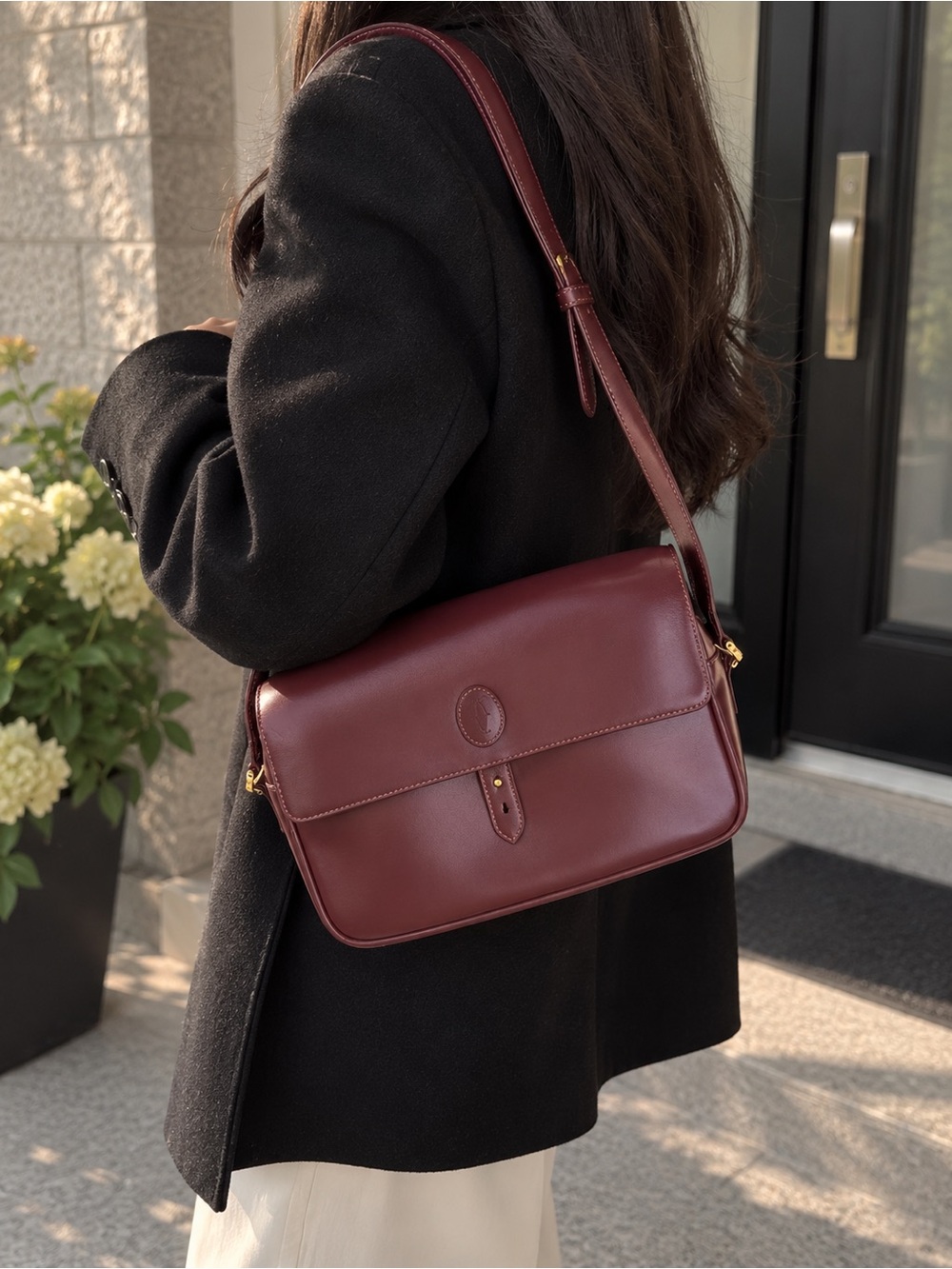 Authentic Cartier Must de Cartier Vintage Burgundy Leather Shoulder Bag